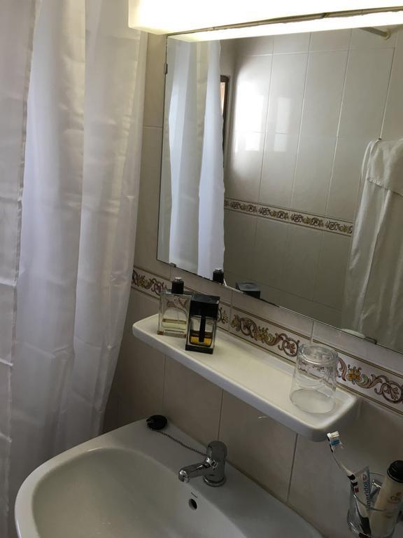 Double or Twin Room Sea View