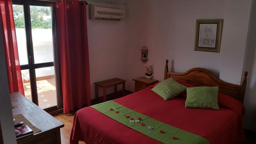Double or Twin Room Sea View